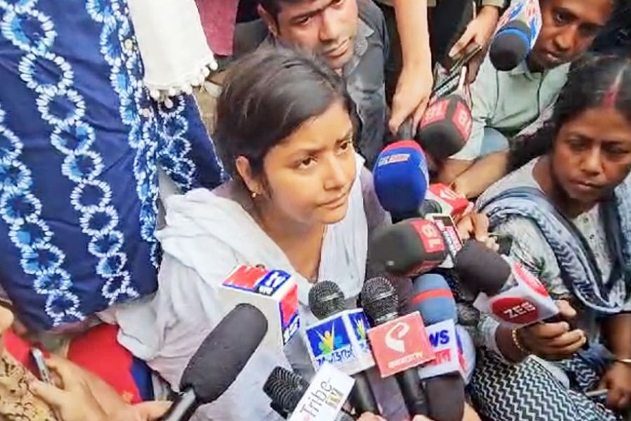 Clashes in Basirhat procession of left youth organization