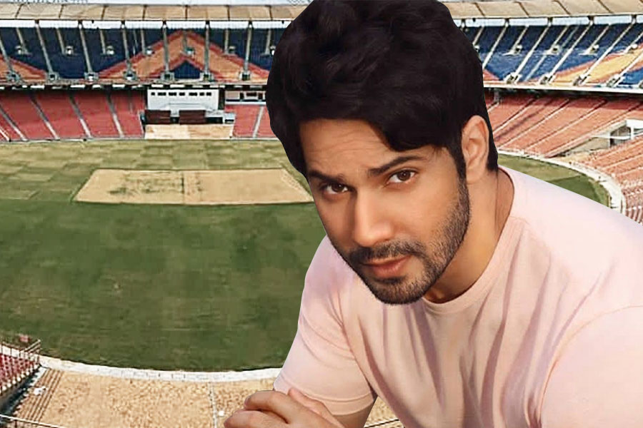 Varun Dhawan gets angry on IPL ground staff for kicking a dog