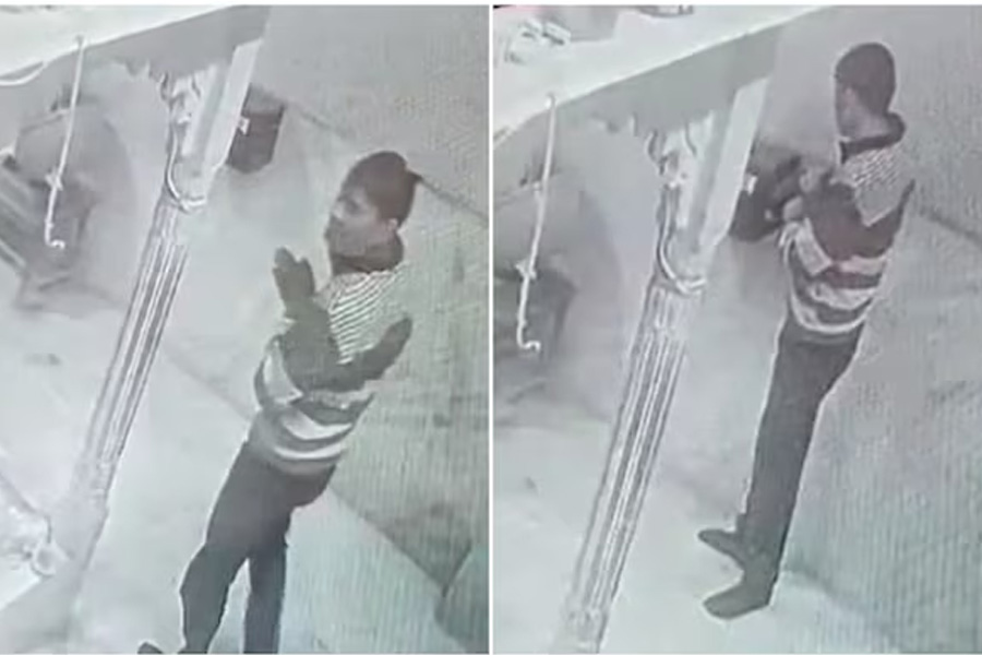 Rajasthan Man prays to god before stealing from temple, video goes viral