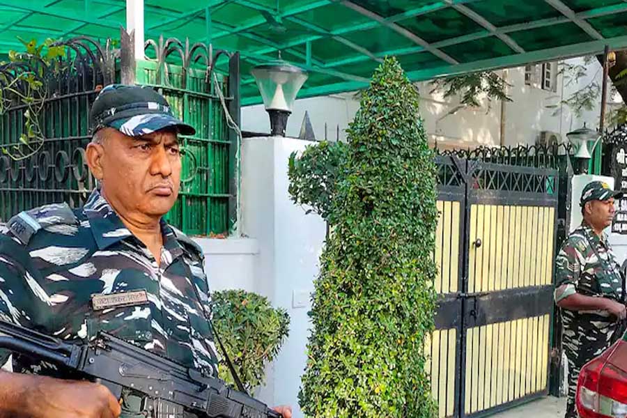 ED raid in Lalu Prasad Yadav close aid Subhash Yadav house