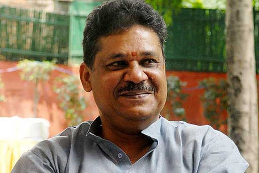 TMC MP Kirti Azad donates 30 lakh from MP fund to strengthen people's security