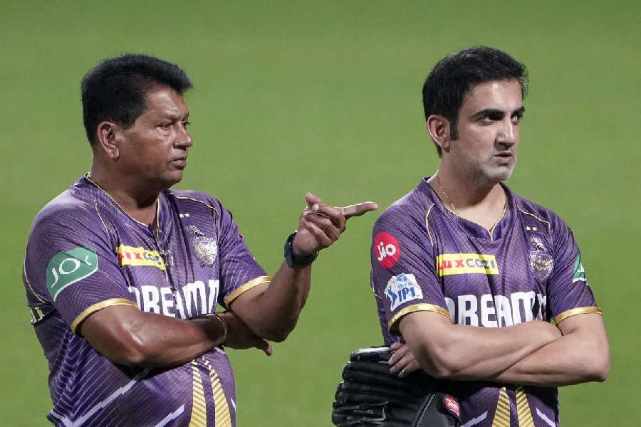 Mentor Gautam Gambhir supports KKR's 'military coach' Chandrakant Pandit