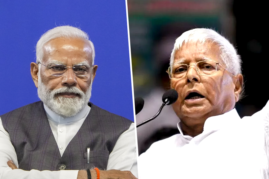 PM Modi's 'jungle raj' dig at Lalu Yadav over Maha Kumbh remark