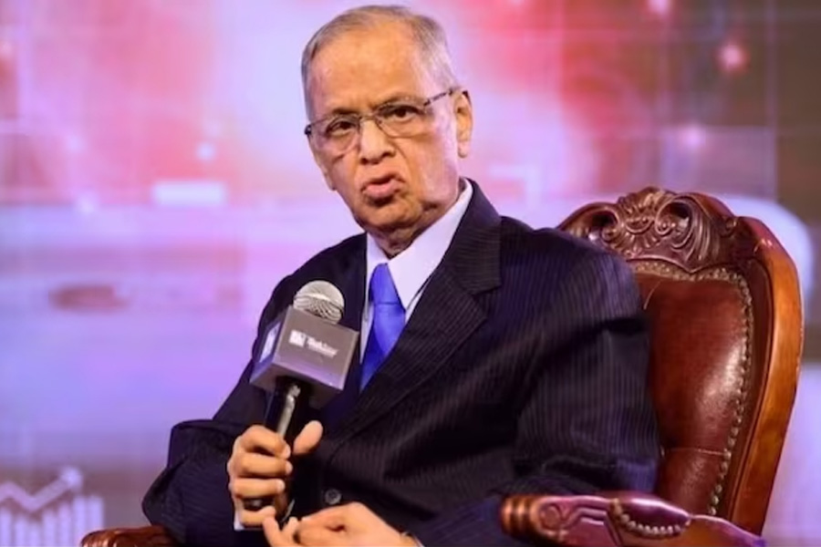 Narayana Murthy gifts 240 crore to grandson, netizens slam