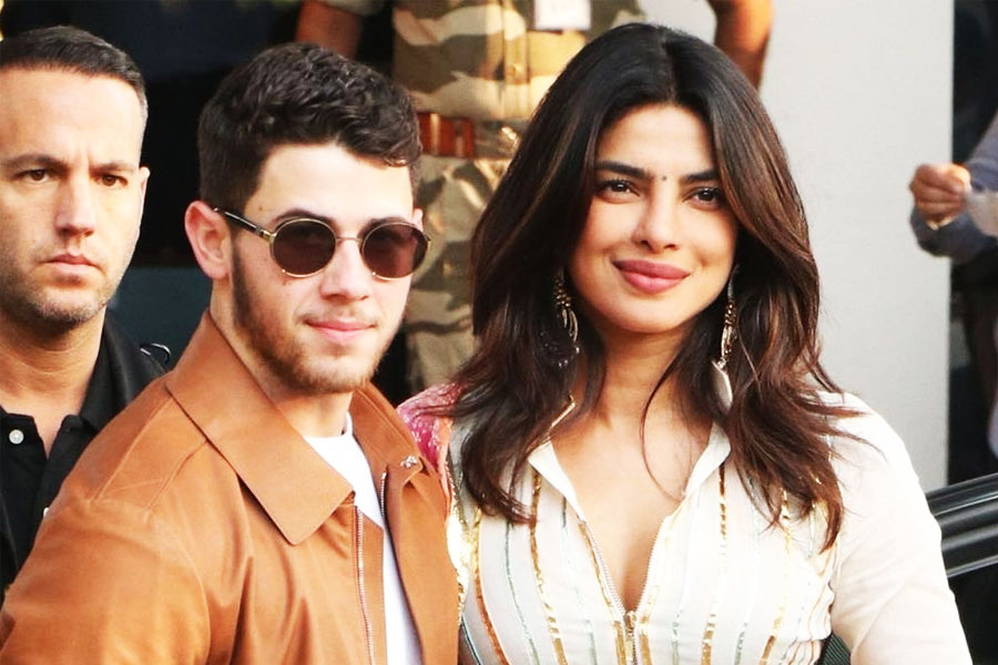 Nick Jonas arrives in Mumbai, joins Priyanka Chopra, Malti Marie