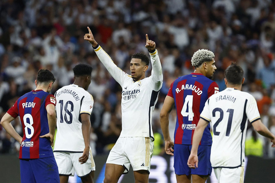 Real Madrid beats Barcelona in La Liga