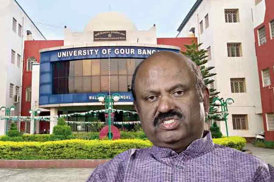 WB Guv directed to seal the chamber of University Of Gour Banga's VC