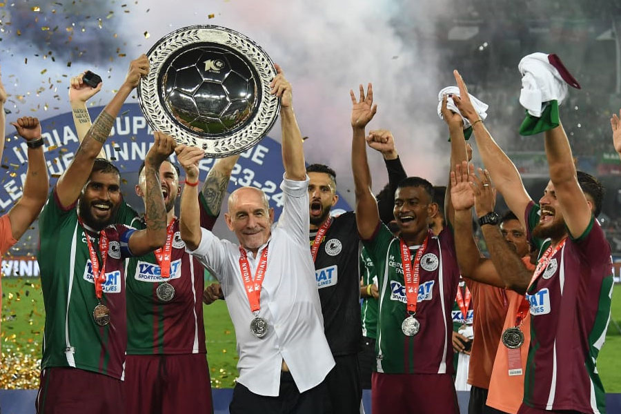 Kolkata metro shares the picture of Mohun Bagan coach Antonio Habas for campaign