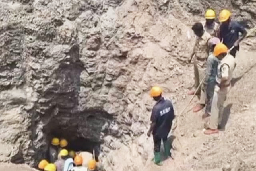 2 Year Old Rescued From 16-Feet Deep Borewell In Karnataka