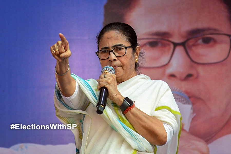 Mamata Banerjee slams Congress and BJP