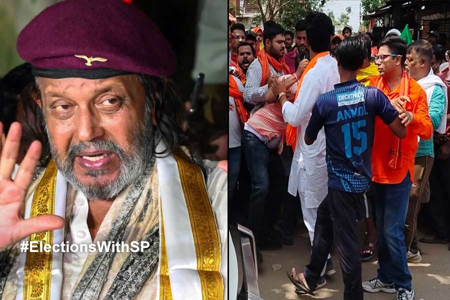 Unrest in Asansol after crowd could not see Mithun Chakraborty in road show
