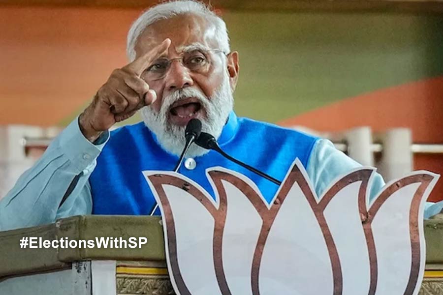 PM Modi claims Congress party banned recitation of Hanuman Chalisa