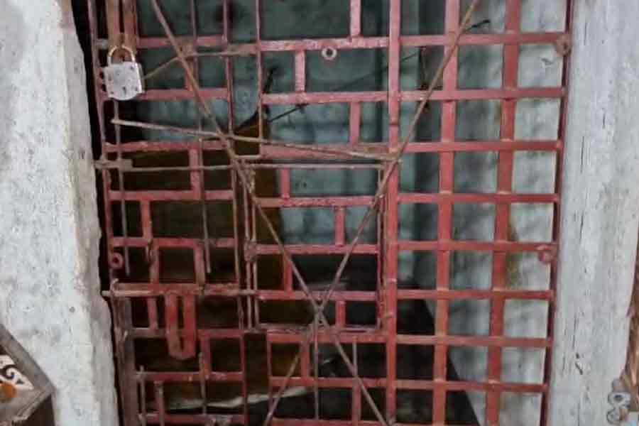 2 men locked in Newtown house for 10 years