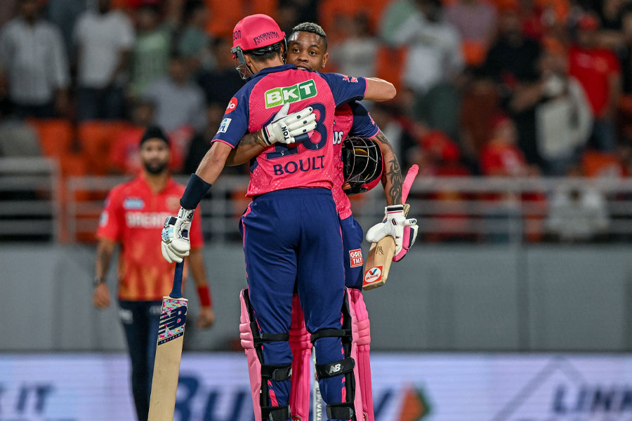 RR beat PK in IPL 2024
