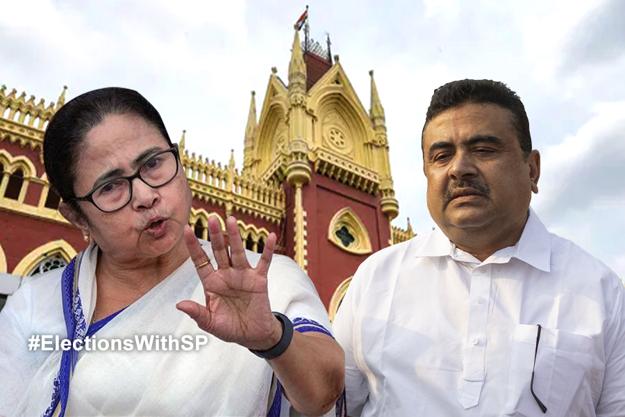 Mamata Banerjee indicates to BJP-HC alliance on SSC verdict