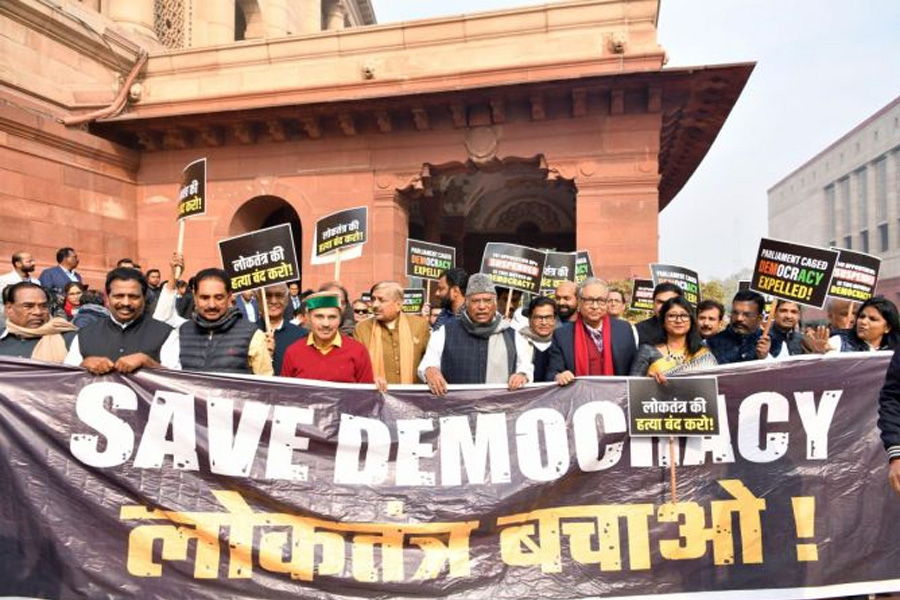 Decline from democracy to dictatorship!