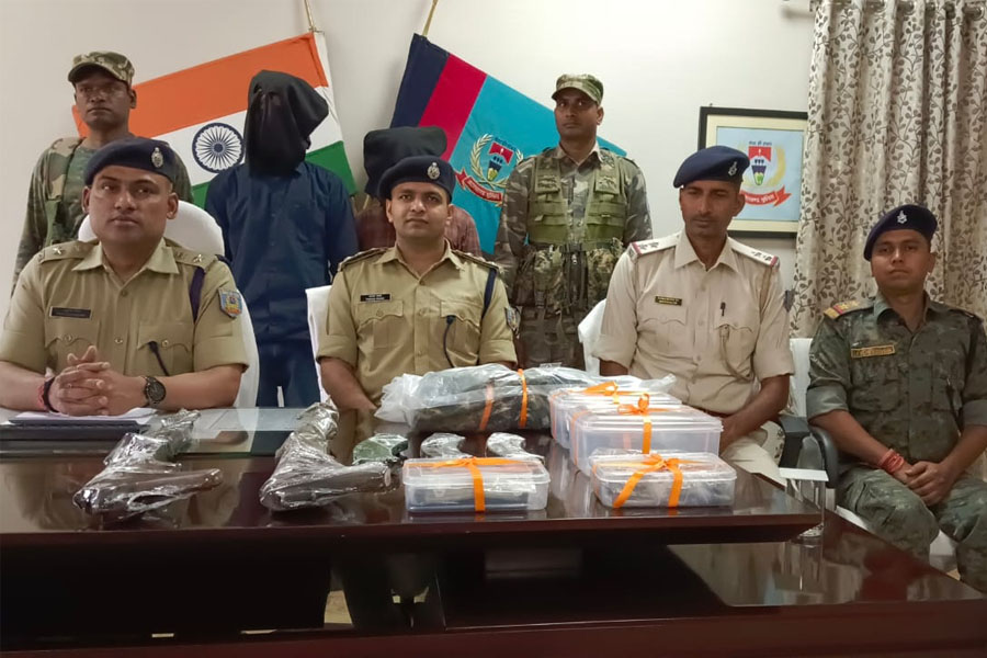 Jharkhand police arrest 2 PLFI leader