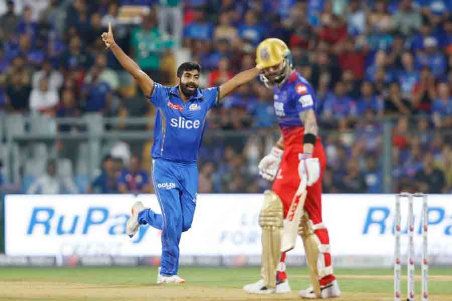 Pakistan pacer Junaid Khan takes a dig at Virat Kohli