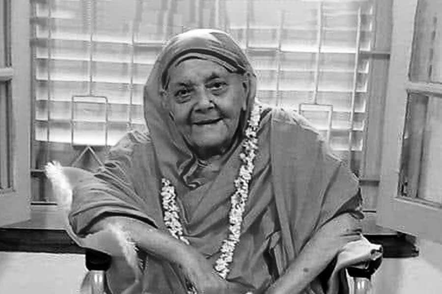 Sarada Math president Anandaprana Mataji passed away at Dakshineswar