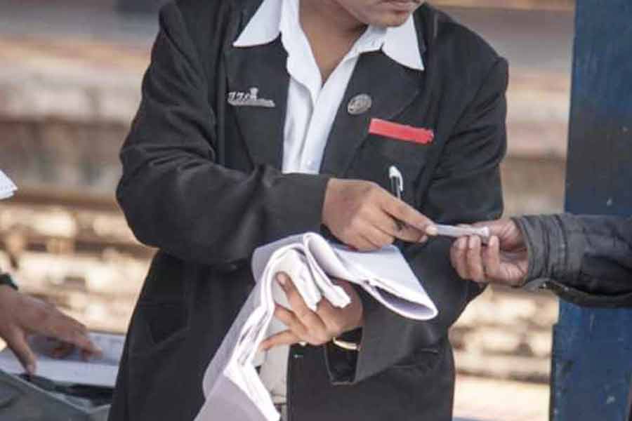 Fake TTE caught at Naihati station