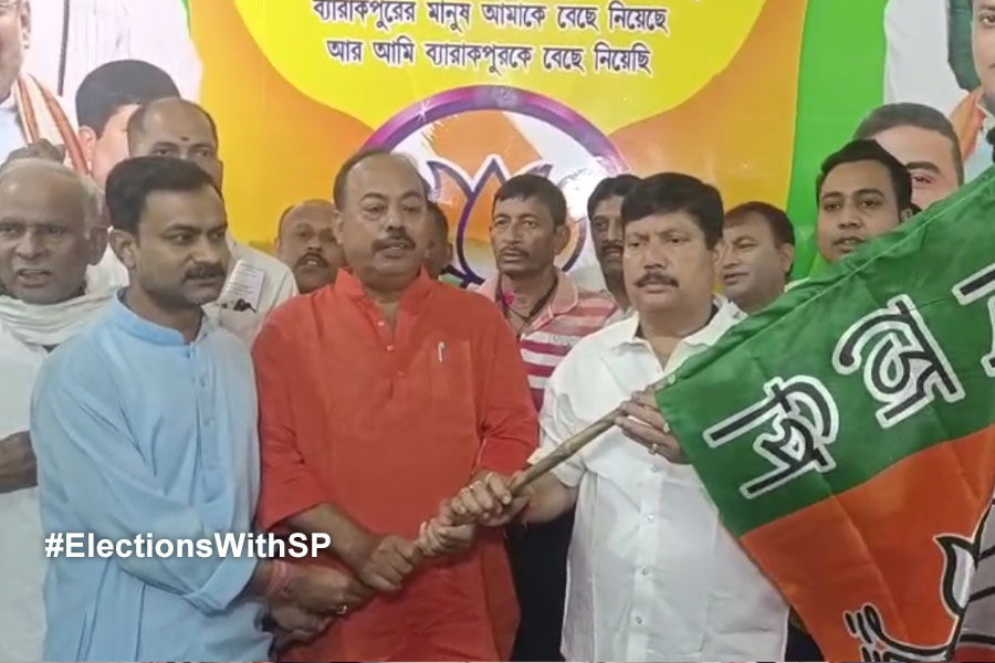 TMC councilor joins BJP ahead of Lok Sabha Election 2024