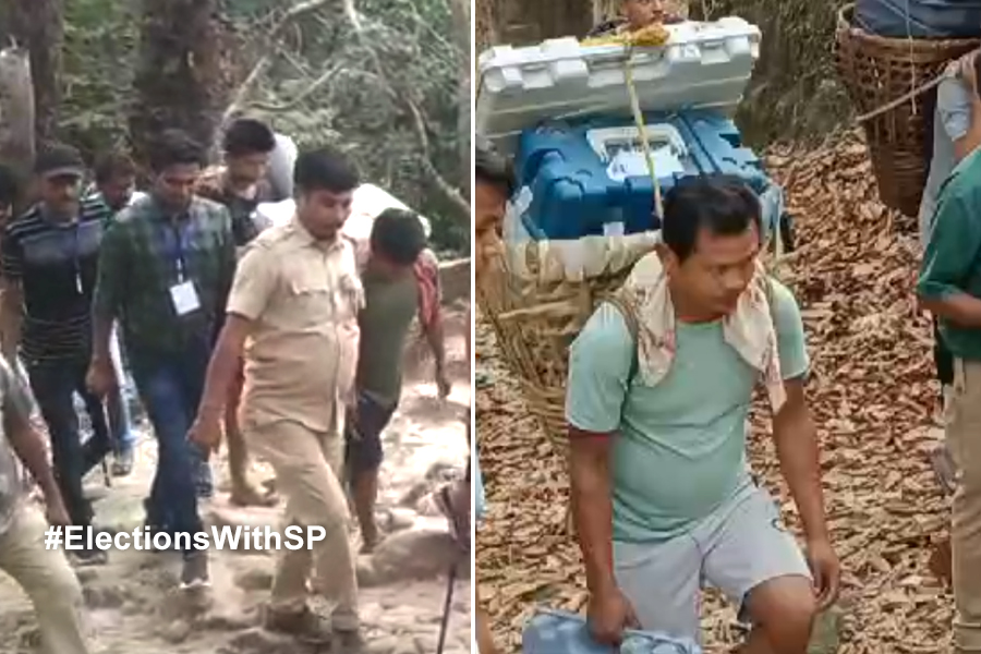 Lok Sabha Election 2024: elections workers are going to the polling station crossing the inaccessible road