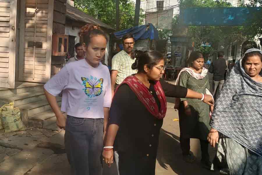 Nursing student arrested for smuggling drugs worth 3 crore