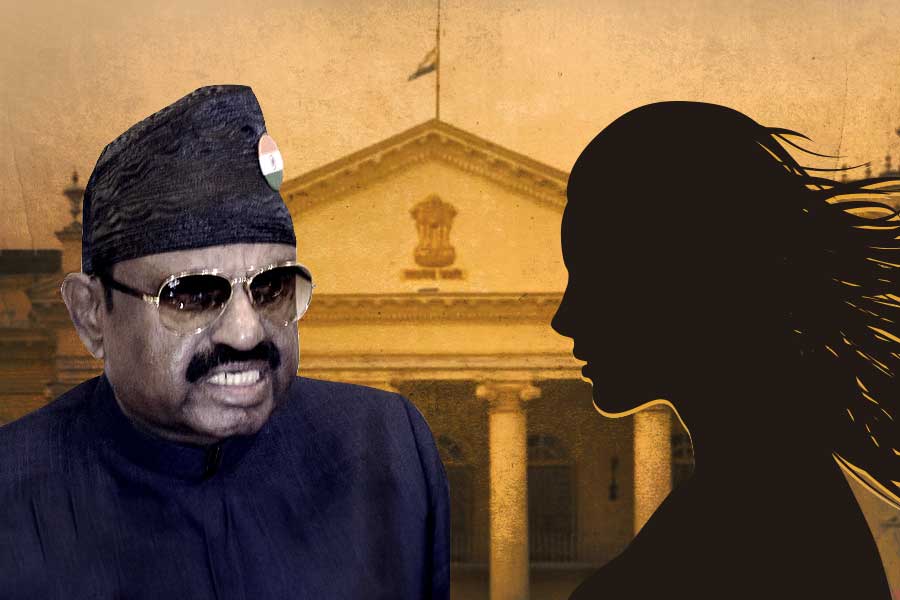 WB Guv C V Anand Bose gets cleanchit from investigation committee in allegation of harrassment by female employee in Raj Bhawan