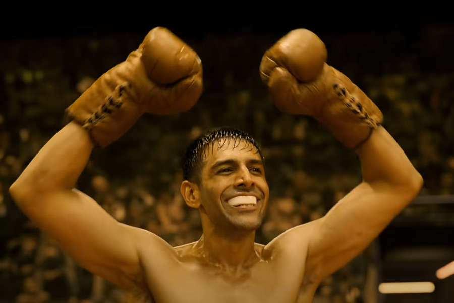 Kartik Aaryan shines as Murlikant Petkar, Here is the Review of Chandu Champion