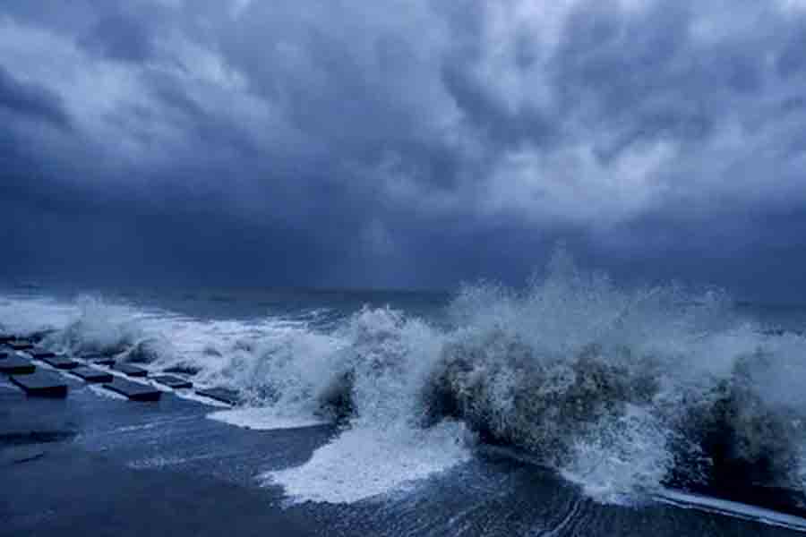 Cyclone Remal is situated 530 km south-southeast of Canning