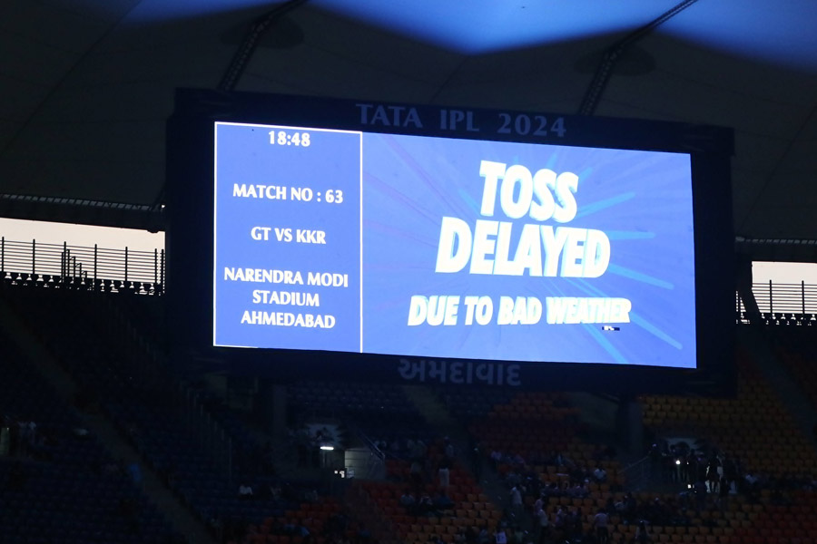 KKR vs GT, toss delayed due to bad weather