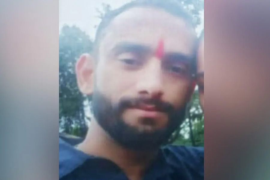 Karnataka man chops off teen fiancee's head