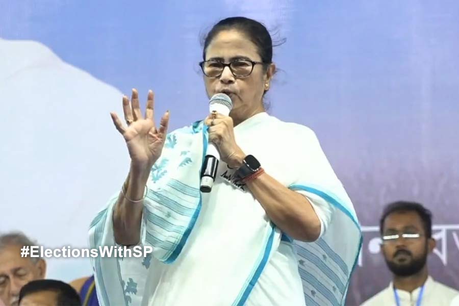 Mamata Banerjee requests administration after huge cash found from BJP leader