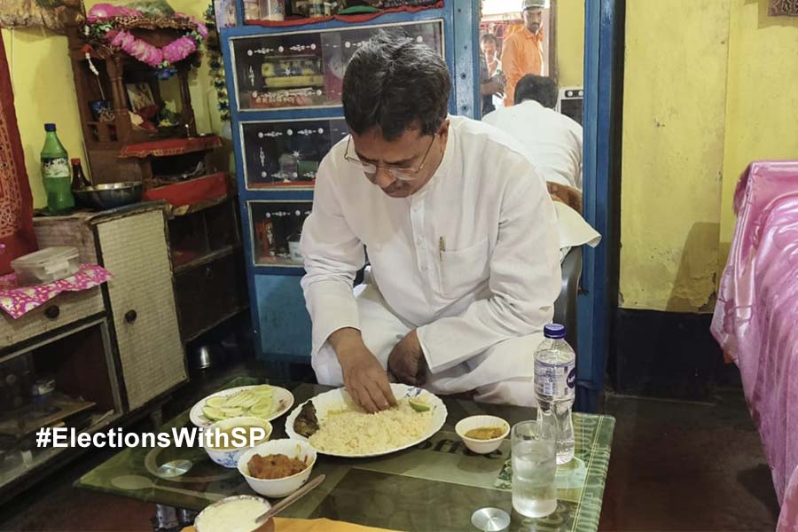 Lok Sabha Election 2024: Tripura CM Manik Saha had lunch at BJP workers house in Mathurapur