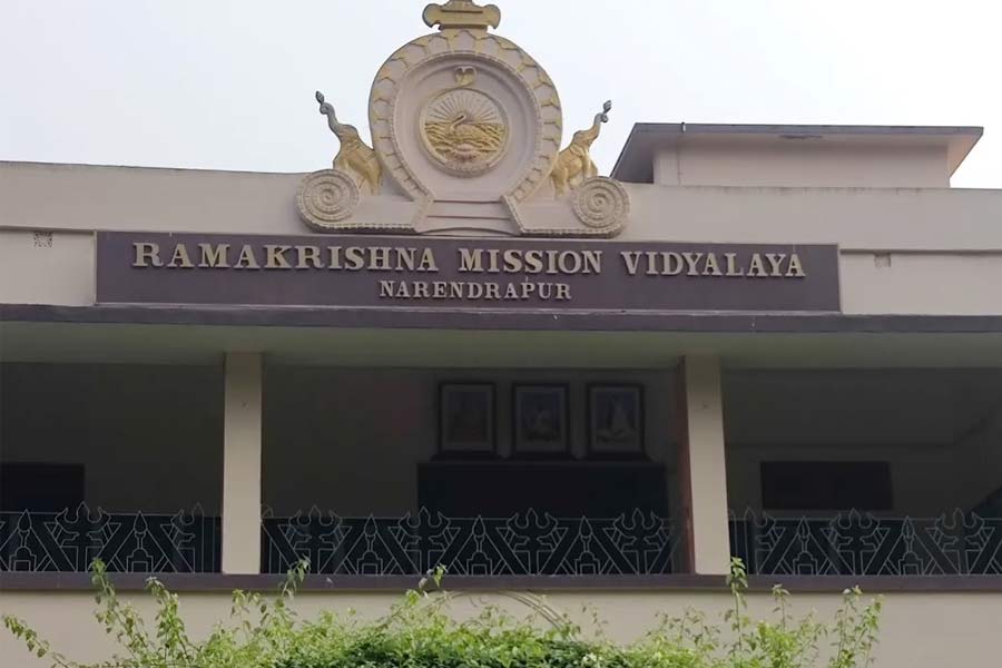 How students of Narendrapur Ramkrishna Mission prepare for JEE NEET