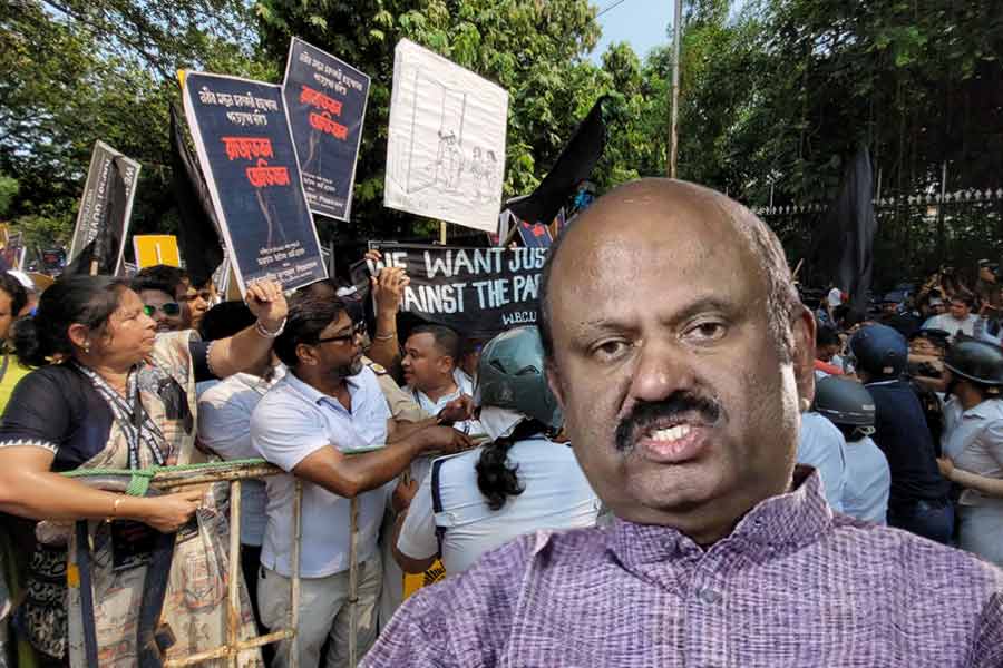 TMC supporters clash with police near Raj Bhavan