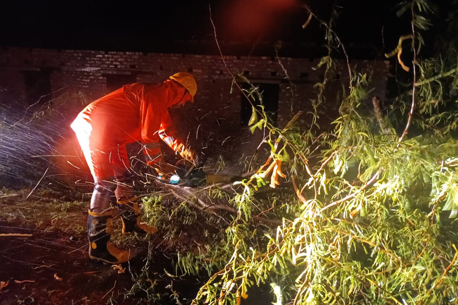 Cyclone Remal Live Update: cyclone remal landfall started, kolkata affected