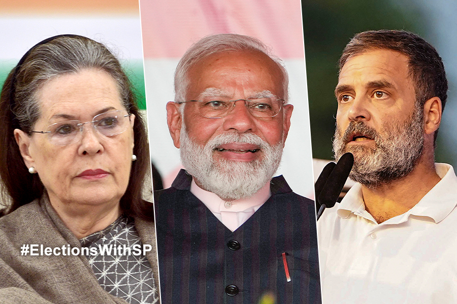 PM Modi Says Sonia Gandhi snubbed Raebareli and now seeking votes for son