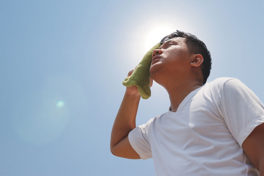 Weather Update in West Bengal: Due to temparature rise and humidity people feel uncomfort