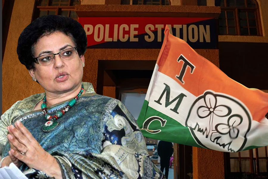 Sandeshkhali issue: TMC files police complaint against NCW chief