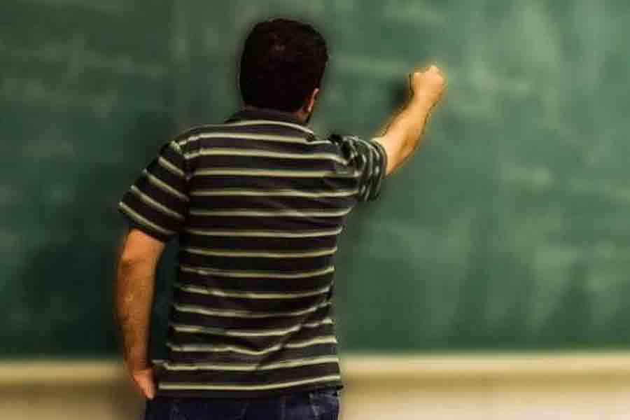 who will serve as TIC in Purulia School as only permanent teacher fired by SC order