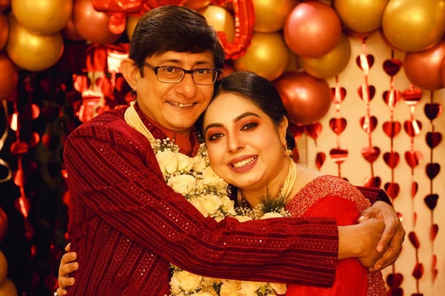 Sreemoyee Chattoraj cooks special dishes for Kanchan Mullick's Birthday