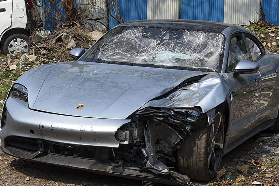 Pune Porsche Crash: Friends of Pune teen, who were in Porsche, say he was drunk while driving, says cops
