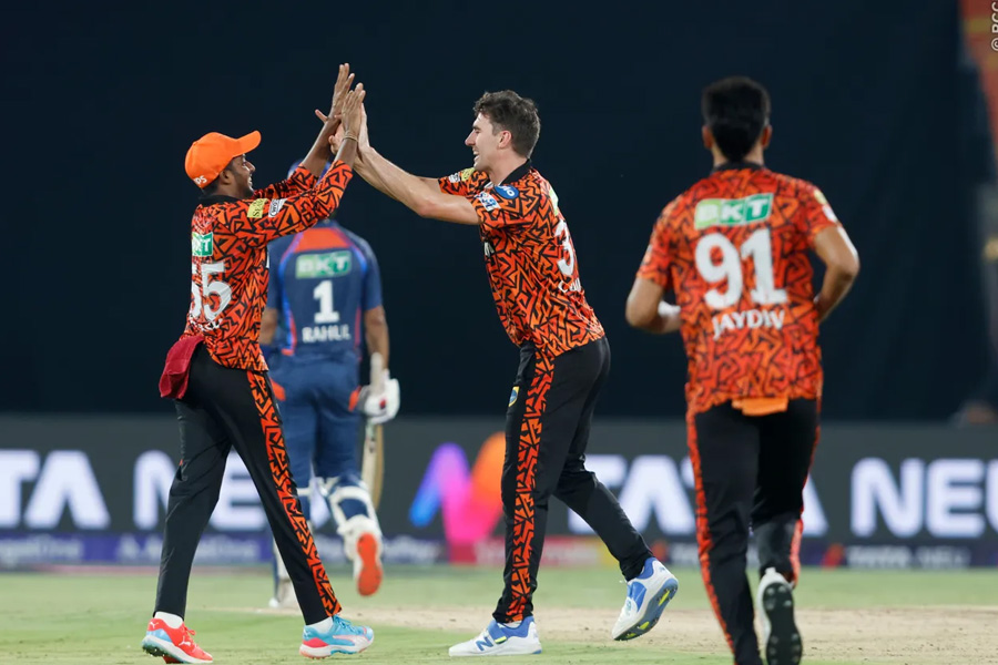 Hyderabad beats Lucknow by ten wickets