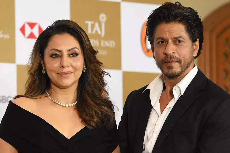 Gauri Khan reaches Ahmedabad's KD hospital after Shah Rukh Khan gets hospitalized