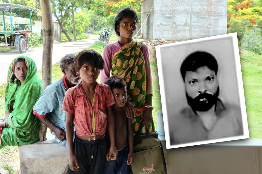 Fisherman died after Royal Bengal Tiger jumps on him at Sunderban forest