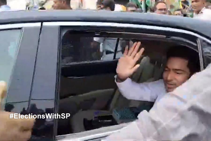 Lok Sabha Election Result 2024: Abhishek Banerjee visits Kalighat to meet Mamata Banerjee