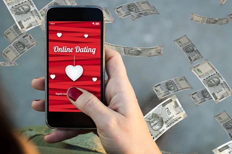 Delhi Woman duped people through dating a App