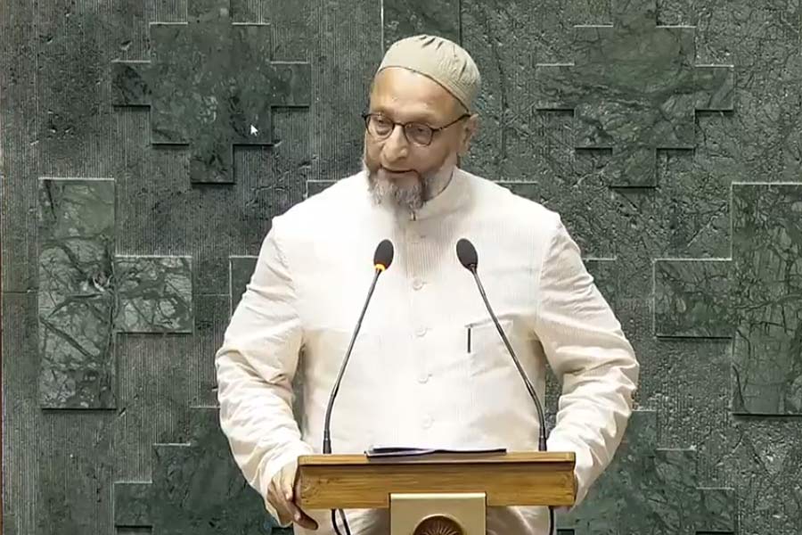 Asaduddin Owaisi roasts Pakistan after IMF bailout