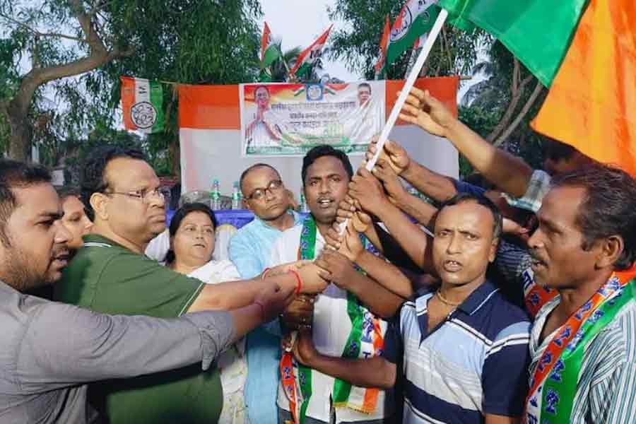 50 bjp workers of kalna joins TMC
